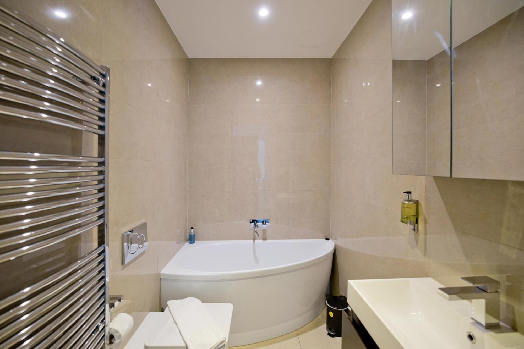Imperial Liverpool Street Apartments London Exterior photo